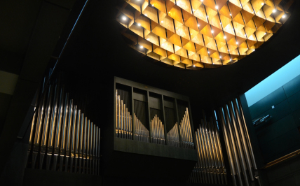 organy piszczałkowe w kościele