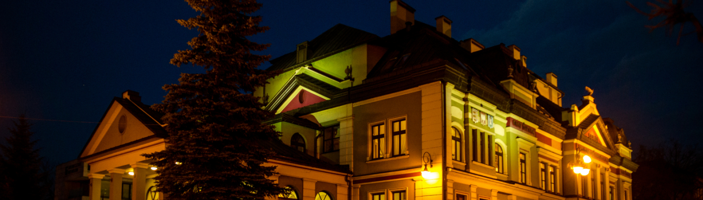 Budynek Małopolskiego Centrum Kultury SOKÓŁ nocą