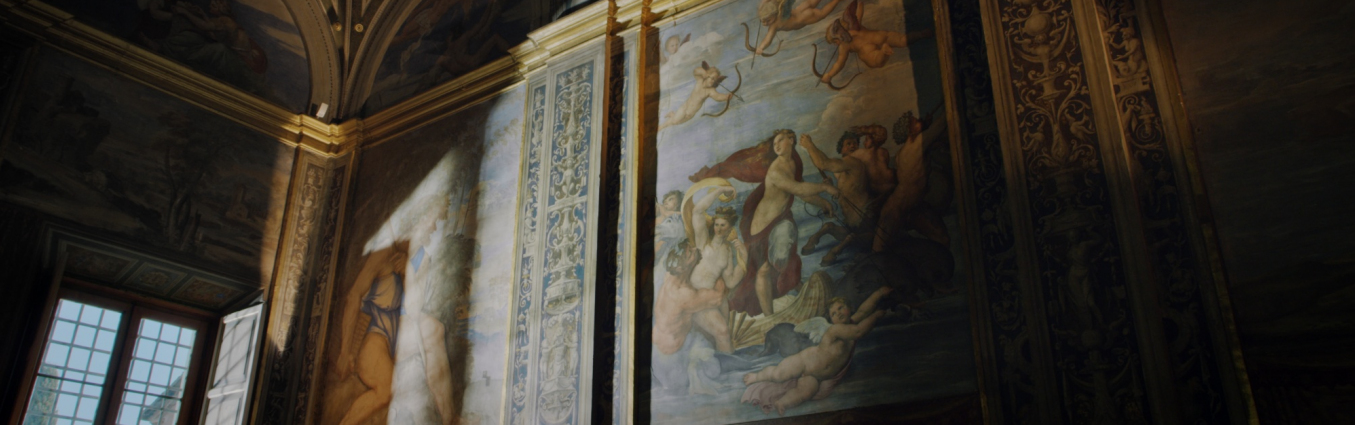 Wnętrze willi z freskiem na ścianie