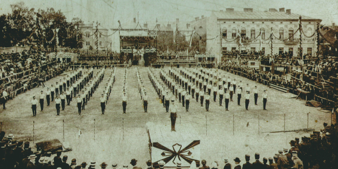 Ćwiczenia maczugami podczas Zlotu Sokolego w Nowym Sączu 11 , 12 czerwca 1905 roku